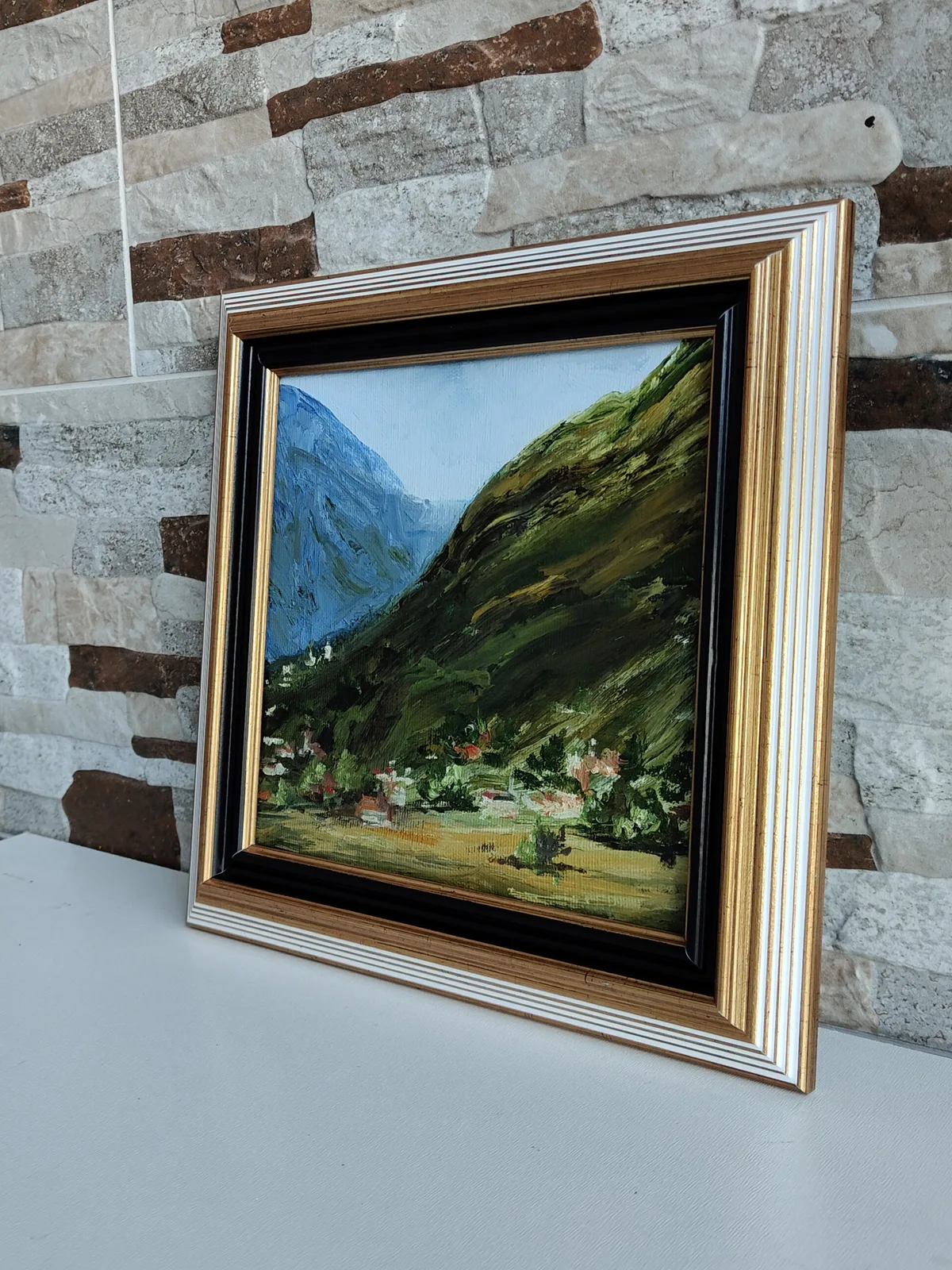 Картина с горным пейзажем