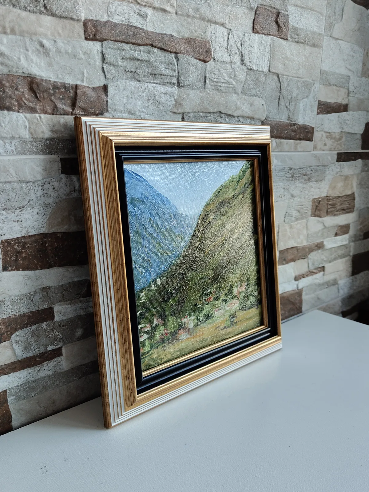 Картина с горным пейзажем