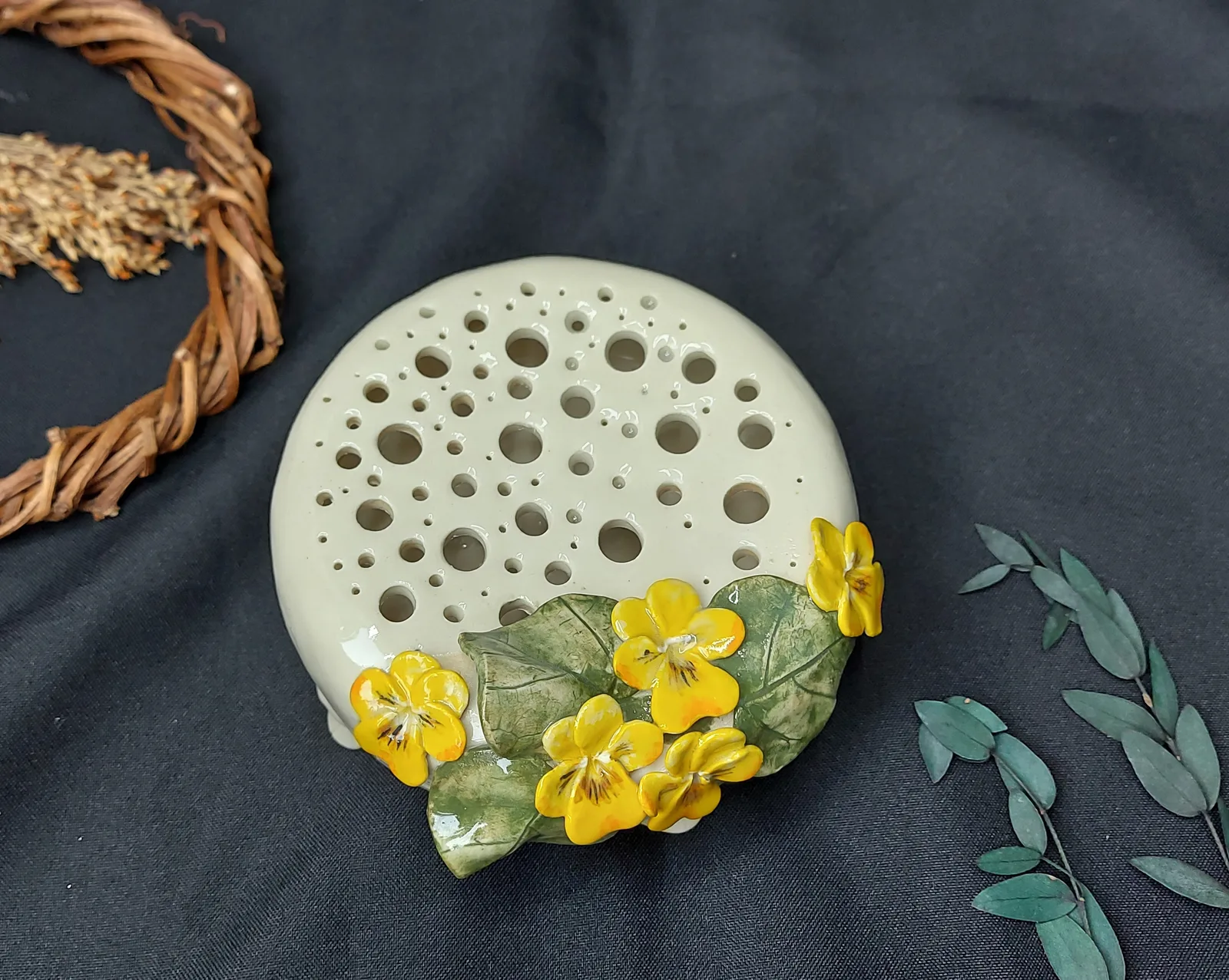 Ваза кензан Желтые виолы