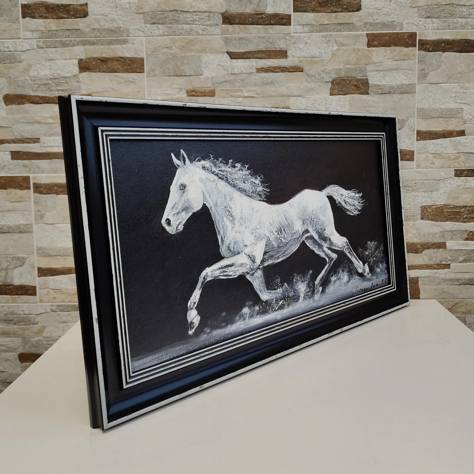 Лошадь белая