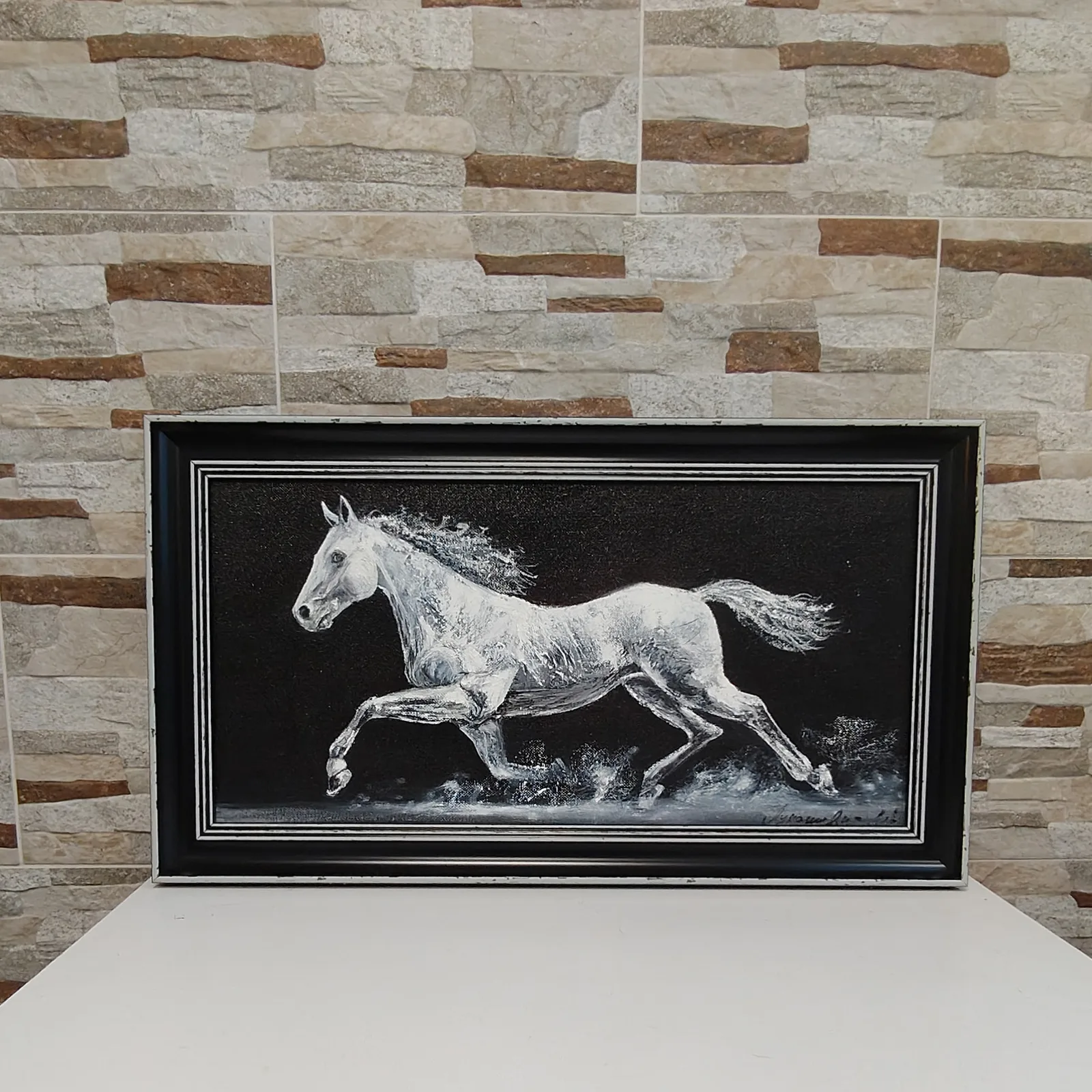 Лошадь белая